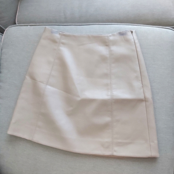 Aritzia Dresses & Skirts - Aritzia Babaton pleather beige tan mini skirt faux leather